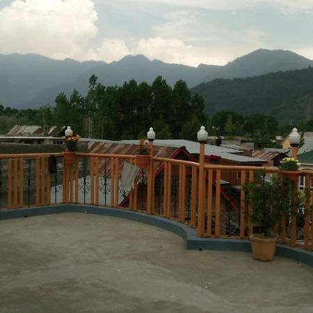 MY Guest House Srīnagar Extérieur photo