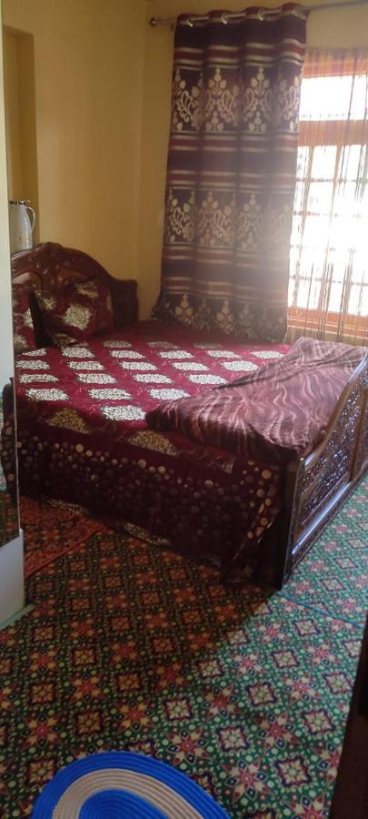 MY Guest House Srīnagar Extérieur photo