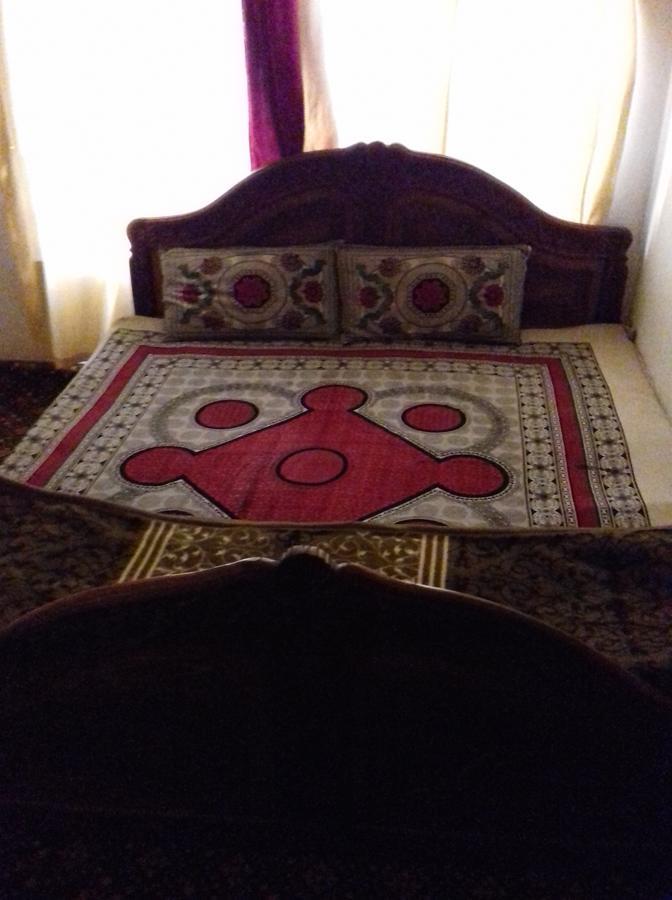 MY Guest House Srīnagar Extérieur photo