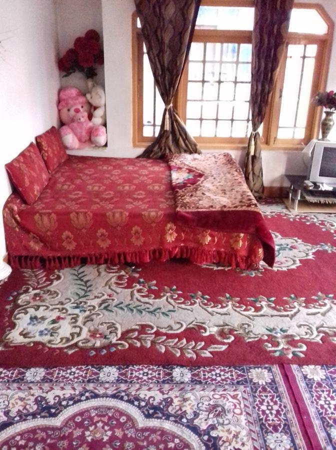MY Guest House Srīnagar Extérieur photo