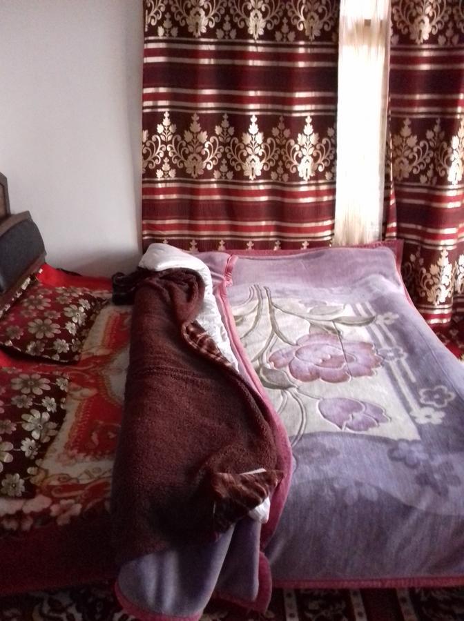 MY Guest House Srīnagar Extérieur photo