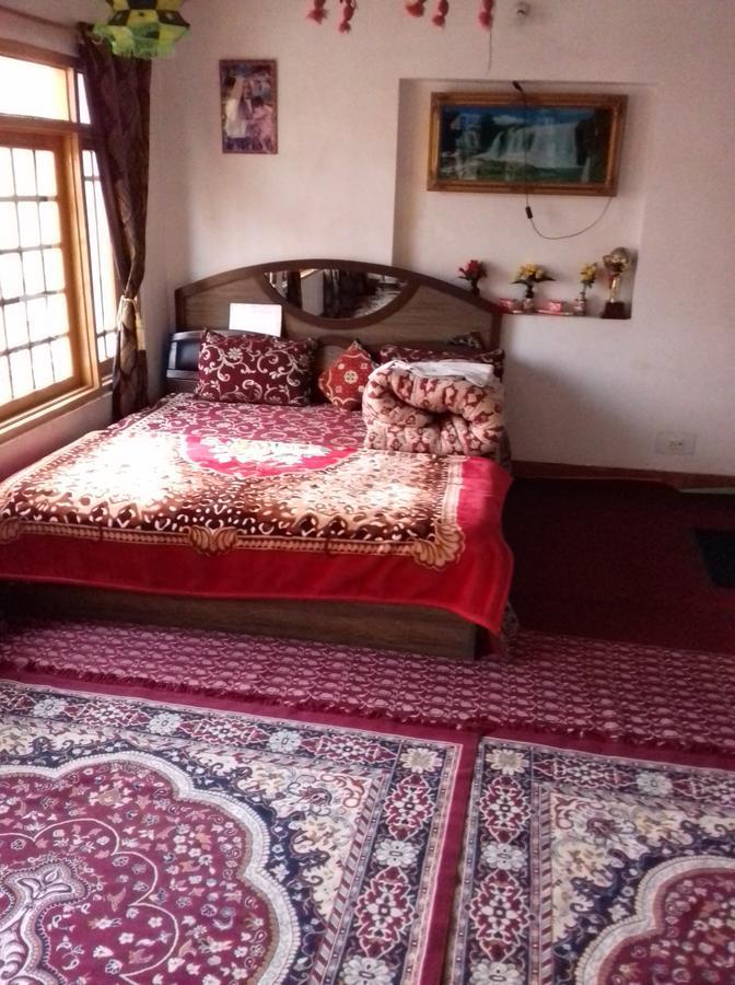MY Guest House Srīnagar Extérieur photo